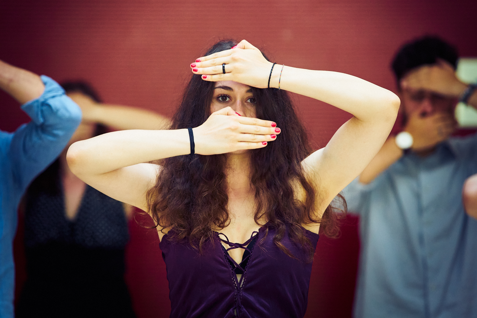 Pvk Photo | Photographe professionnel | danseuse avec ses mains devant le visage