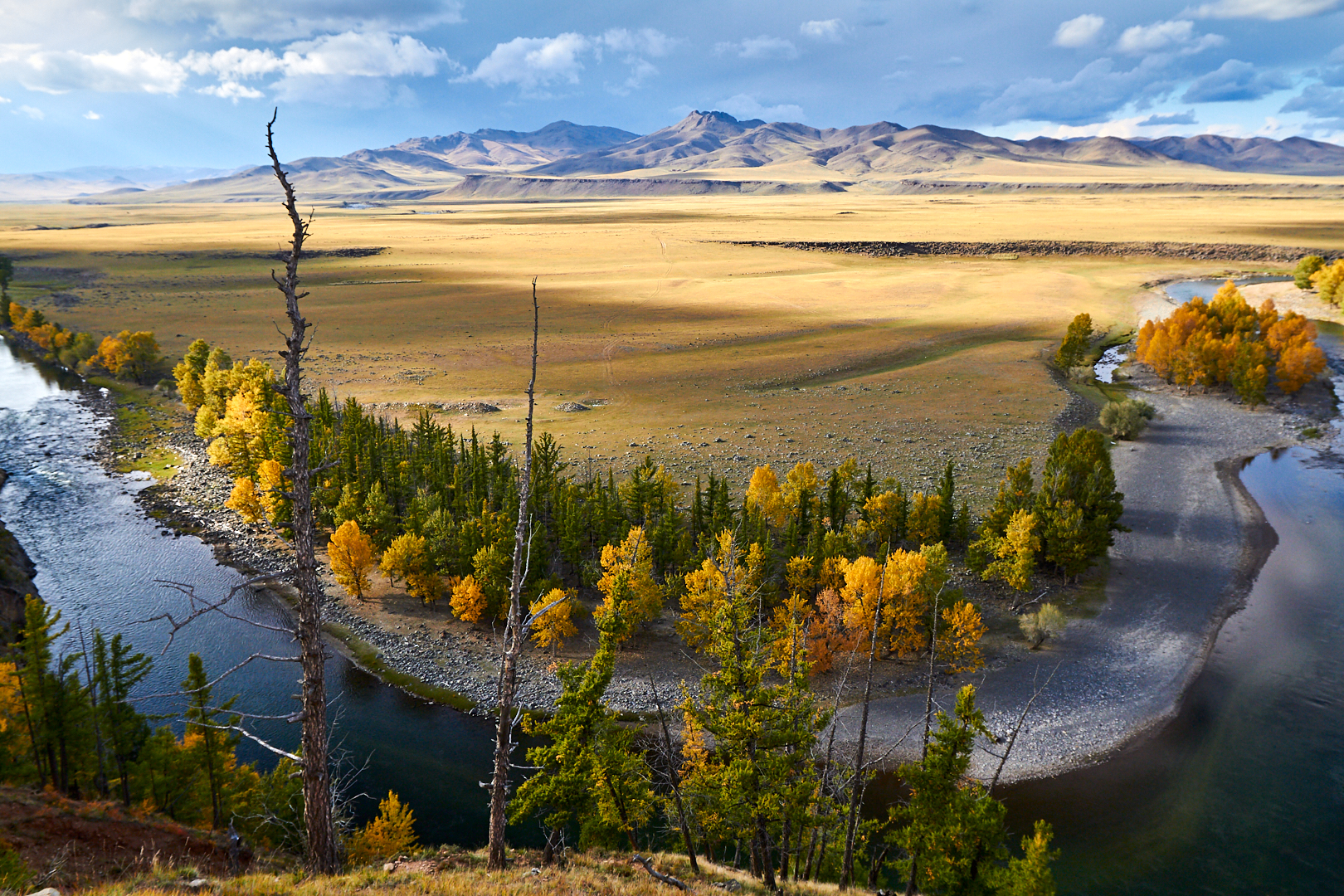 Pvk Photo | Photographe Professionnel | Vue depuis le parc national de Gorkhi Terelj avec la rivière Tuul