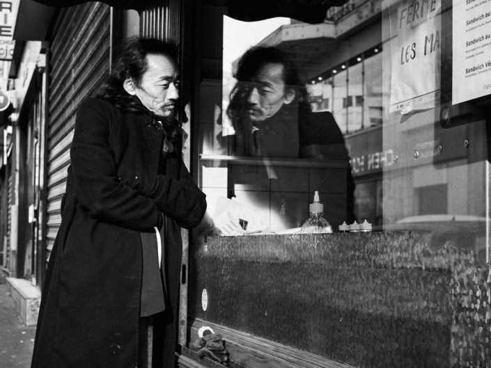 Portrait d un homme avec son reflet